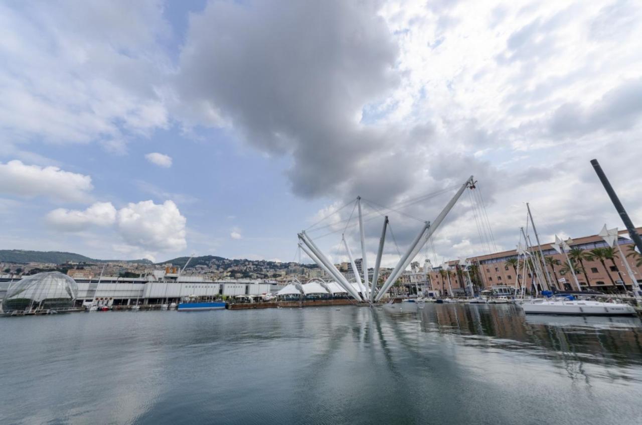 Apartamento Joivy Warm Family Flat For 9, Near Porto Antico Génova Exterior foto